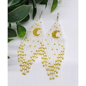Handmade Beaded Earrings , White /yellow color E arrings, Handmade. Size Medium.